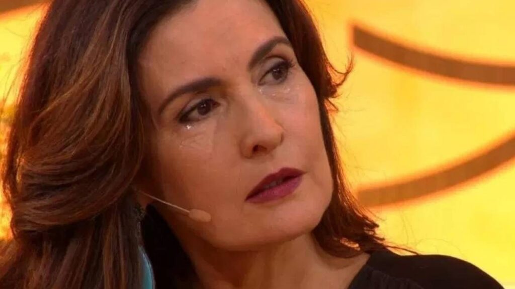 Jornalista revelou que enfrentou crises de ansiedade antes de comunicar a vontade de deixar a bancada
