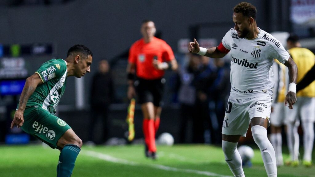  Atacante marcou dois gols no empate do Santos com a Chapecoense antes da repercussão sobre o suposto atrito