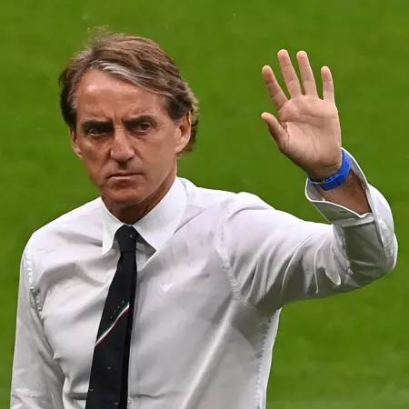 roberto mancini ex tecnico da selecao italiana 1691932926311 v2 450x450.jpg