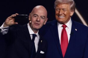 Gianni Infantino e Donald Trump tiveram a relação colocada sob escrutínio pelo Congresso dos EUA