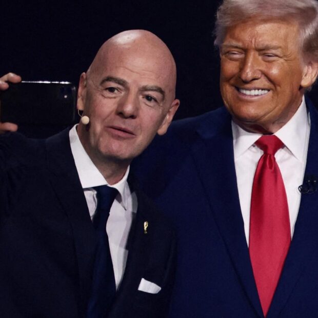 Gianni Infantino e Donald Trump tiveram a relação colocada sob escrutínio pelo Congresso dos EUA