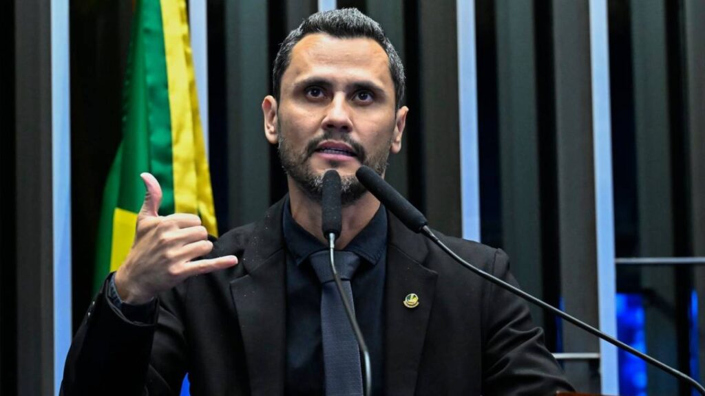 A decisão ocorreu dias após pesquisa da Genial/Quaest apontar Cleitinho na liderança da corrida eleitoral no estado.