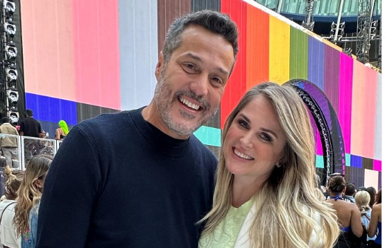 Atriz é casada com o ex-goleiro Júlio César e voltou a viver no Brasil