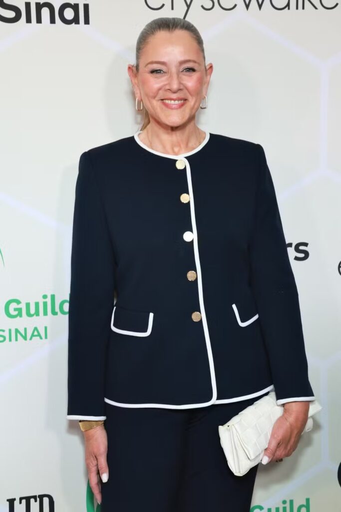 Vencedora do Emmy, Camryn Manheim fez história ao defender a autoaceitação em seu discurso de 1998