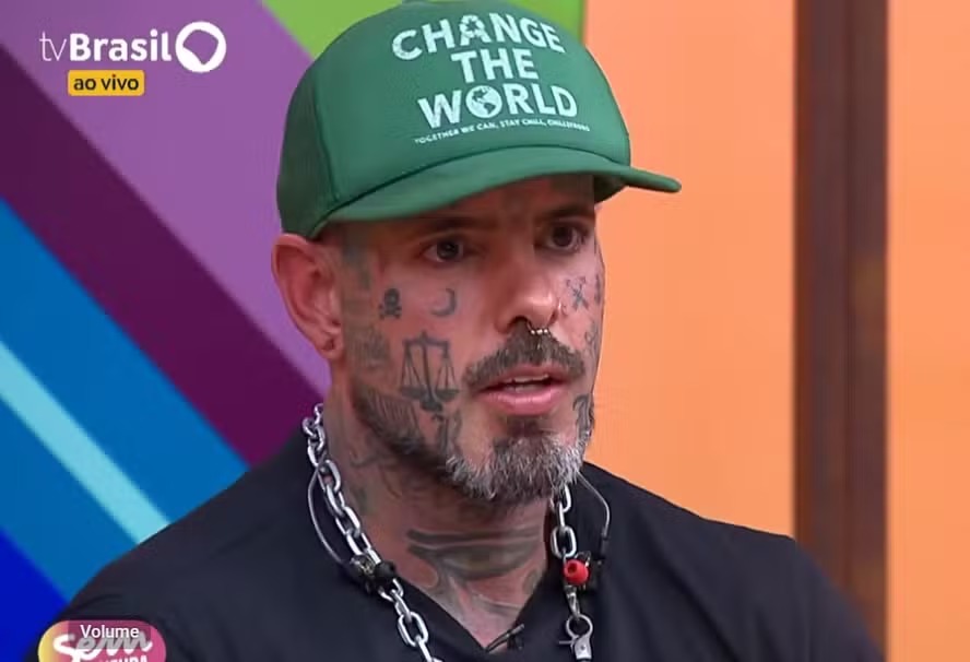 Vocalista do Detonautas revisitou a declaração durante entrevista ao “Sem Censura”
