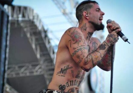 Tico Santa Cruz afirmou que não entendia o conceito de sexualidade fluida quando falou sobre o tema em 2021