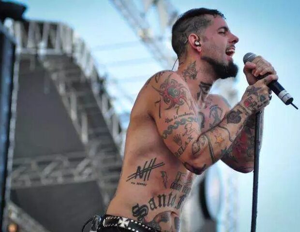 Tico Santa Cruz afirmou que não entendia o conceito de sexualidade fluida quando falou sobre o tema em 2021