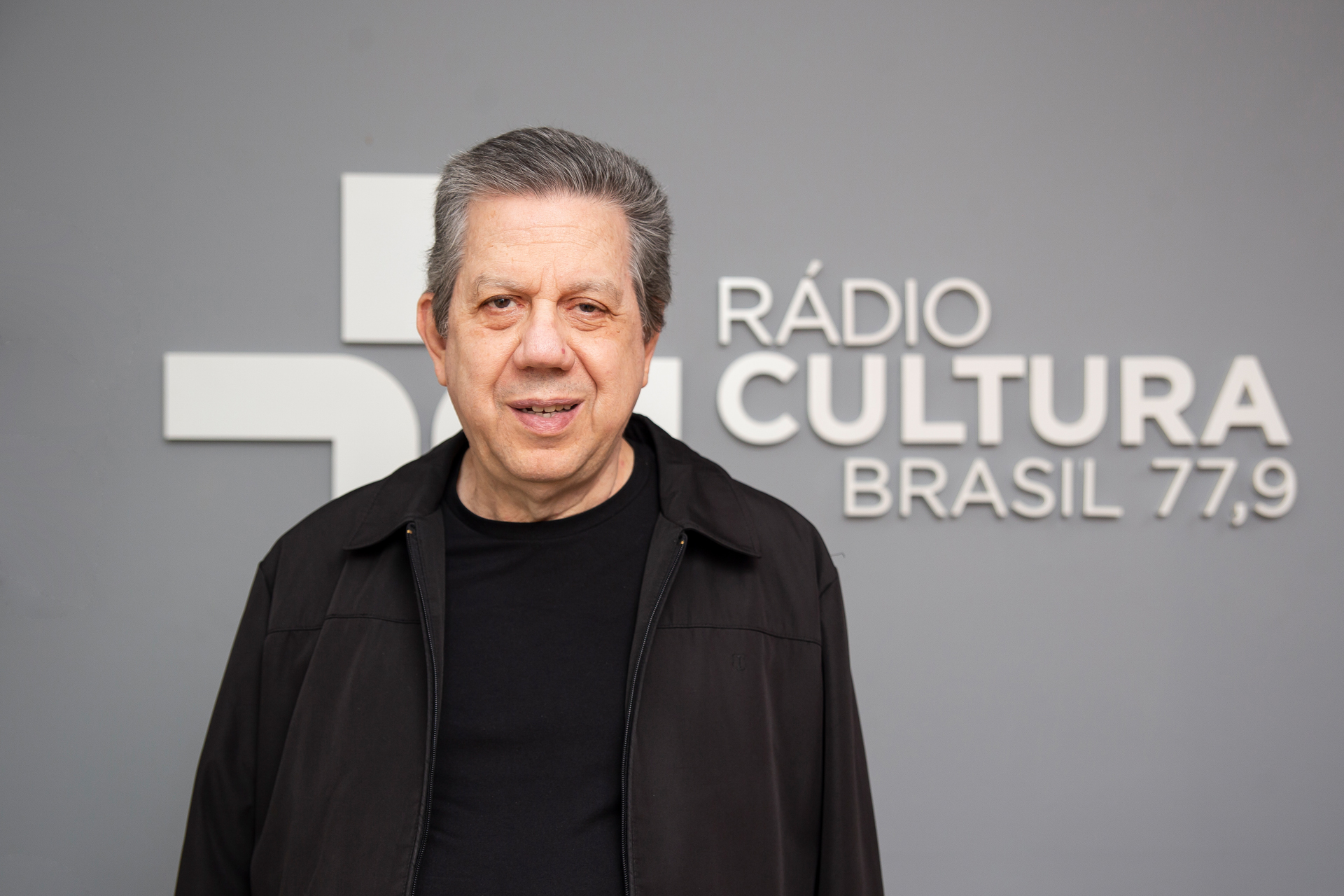 Pasquale Cipro Neto está de volta à Rádio Cultura com o programa Letra & Música, dedicado às grandes canções da música brasileira.