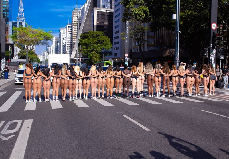 O Miss Bumbum Brasil 2026 mudou o regulamento, levou todas as participantes à final e ainda gerou dúvidas sobre a numeração da edição. - Créditos: @missbumbumbrasil | Roberto Batista | CO ASSESSORIA