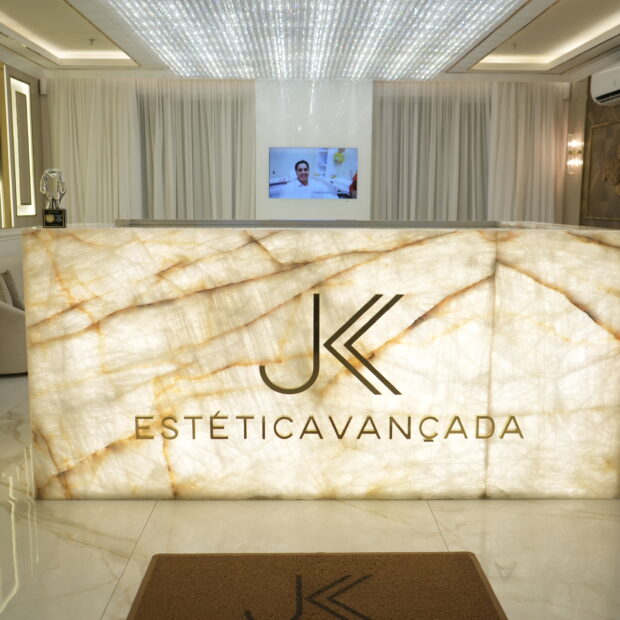 A JK Estética Avançada aposta em protocolos personalizados para estimular a regeneração da pele, preservar a naturalidade e acompanhar o envelhecimento de forma progressiva.