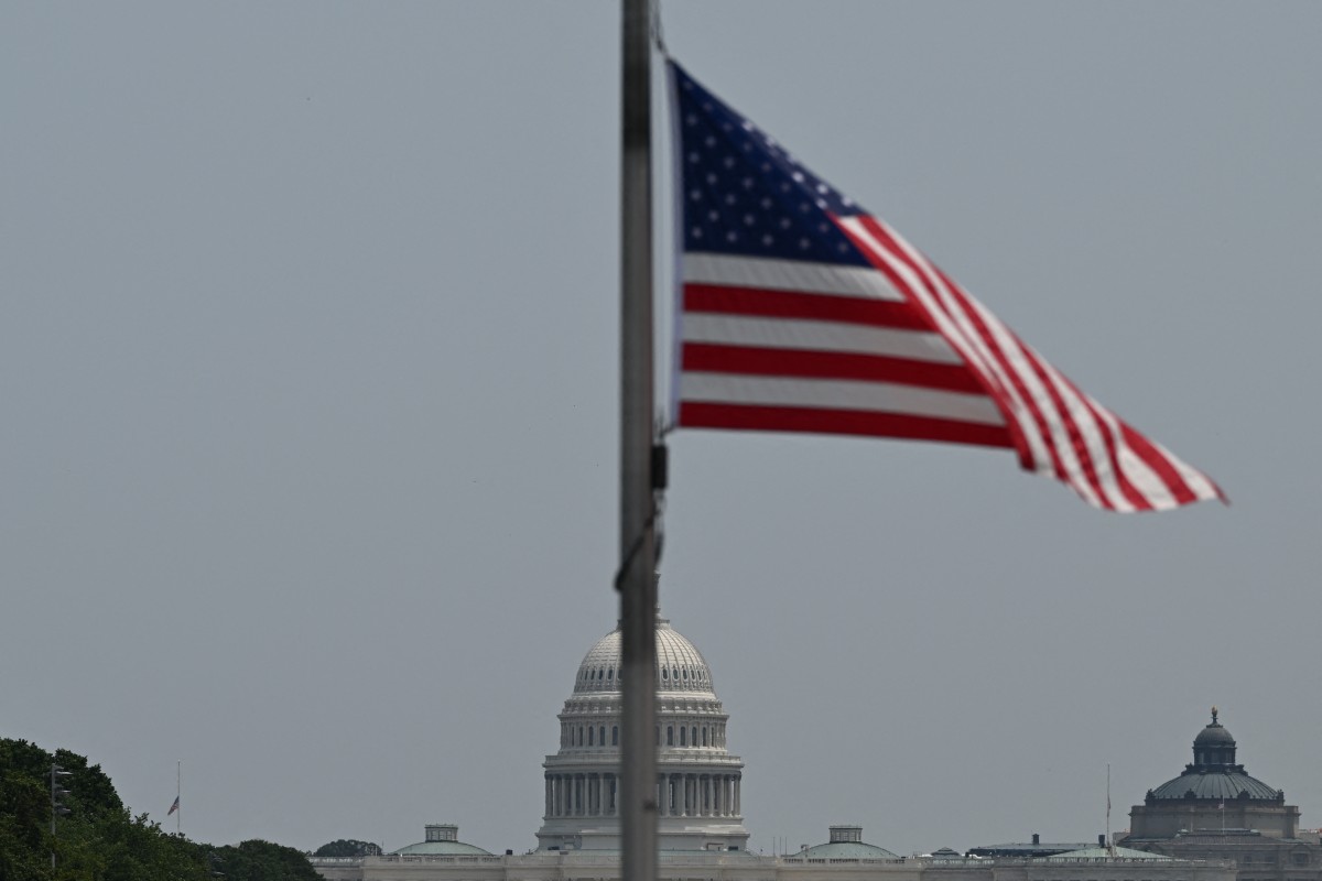 us senator and trump ally lindsey graham dies age 71