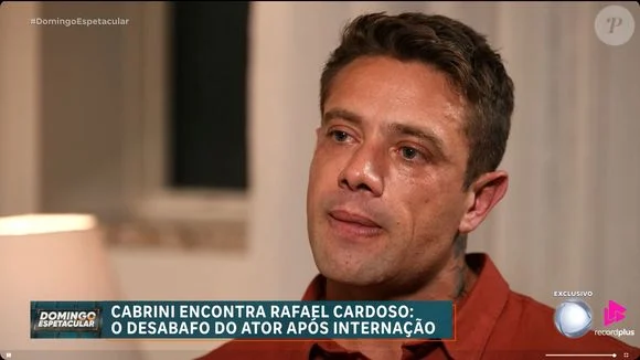 "Antes eu só ficava sóbrio. Agora estou em recuperação." A frase de Rafael Cardoso marcou sua primeira entrevista após deixar a clínica de reabilitação - Reprodução Record TV