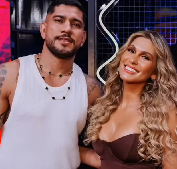 Lívia Andrade e Alex Poatan Pereira decidiram se afastar após meses se conhecendo. A distância e a rotina intensa teriam pesado na decisão.
