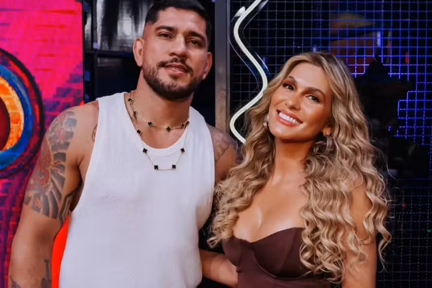Lívia Andrade e Alex Poatan Pereira decidiram se afastar após meses se conhecendo. A distância e a rotina intensa teriam pesado na decisão.