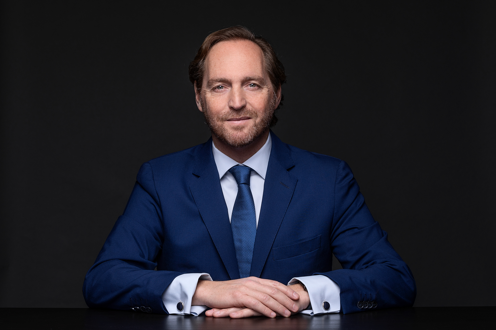 A Shell Brasil inicia um novo ciclo com a chegada de João Santos Rosa, enquanto Cristiano Pinto da Costa encerra uma trajetória de quase 30 anos na companhia.