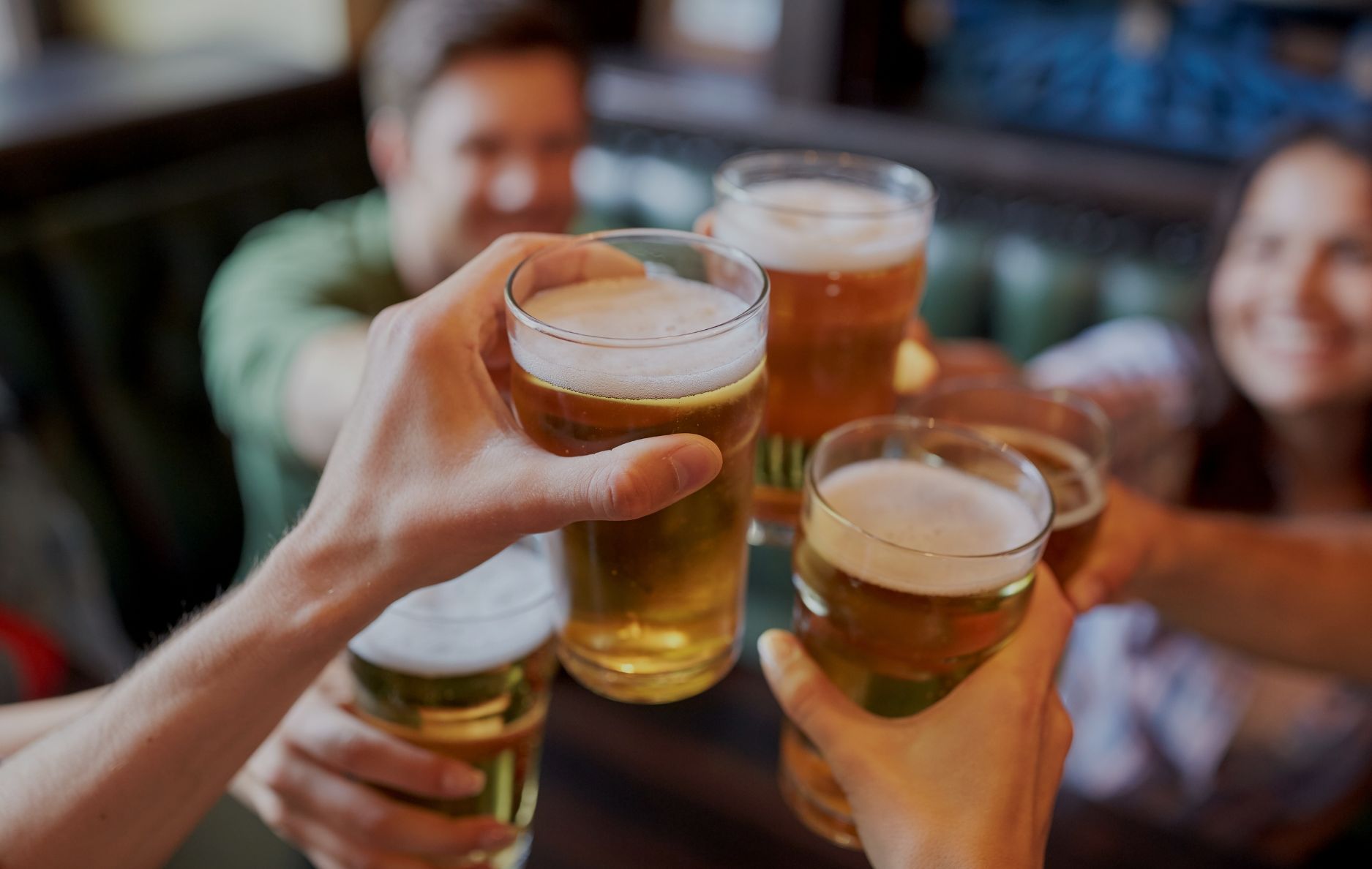 A cerveja movimentou R$ 13 bilhões no Brasil e mostrou que o consumidor está comprando menos vezes, mas gastando mais em cada visita ao bar.