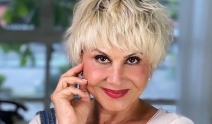 Mary Leão confirmou a história e disse que o encontro “foi rápido”