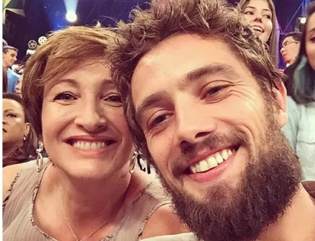 Ator afirmou que ex-esposa e ex-sogra tentaram convencê-lo a buscar ajuda antes da internação