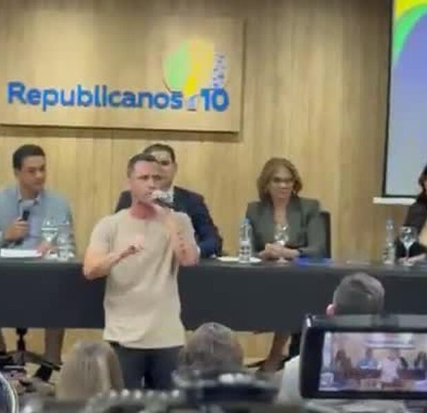 Cleitinho pediu publicamente a vaga para disputar o governo de Minas Gerais durante ato político