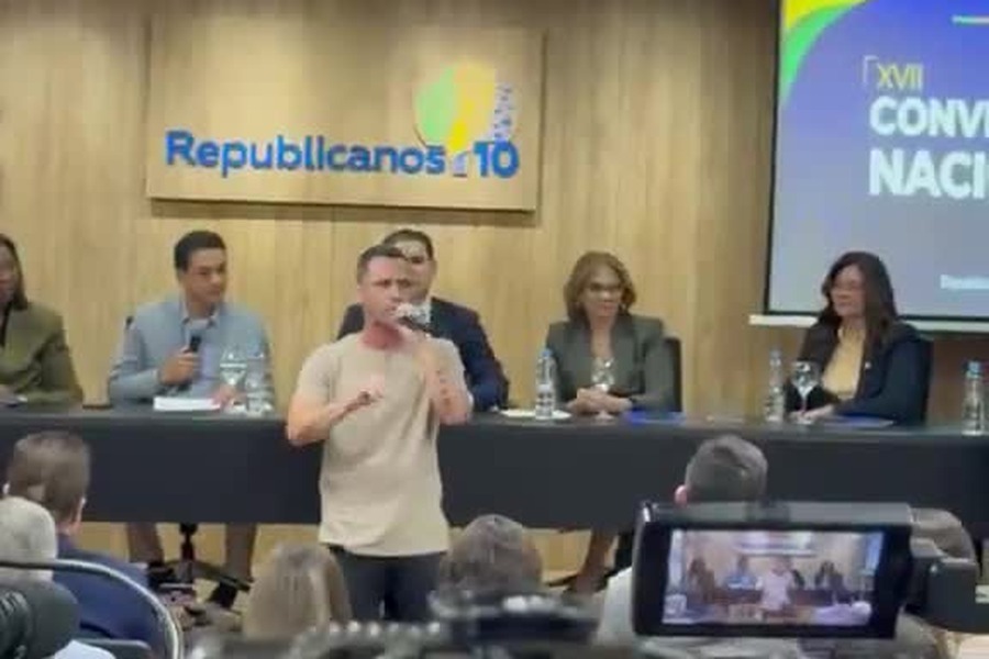 Cleitinho pediu publicamente a vaga para disputar o governo de Minas Gerais durante ato político