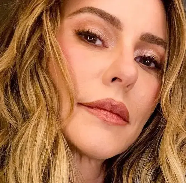 Paolla Oliveira revelou que enfrenta uma onda de deepfakes pornôs e foi alvo de quase 200 anúncios falsos em apenas três meses.