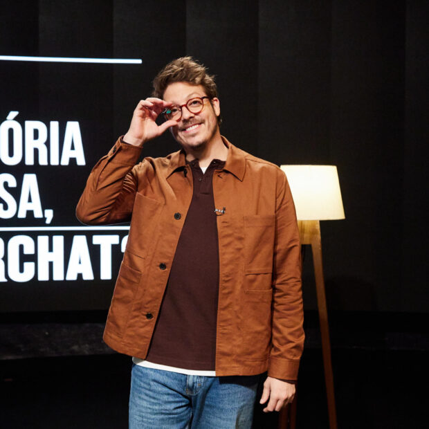 Fábio Porchat abriu a nova temporada do programa ao vivo ao lado de Gil do Vigor, Isis Valverde e Luana Martau.