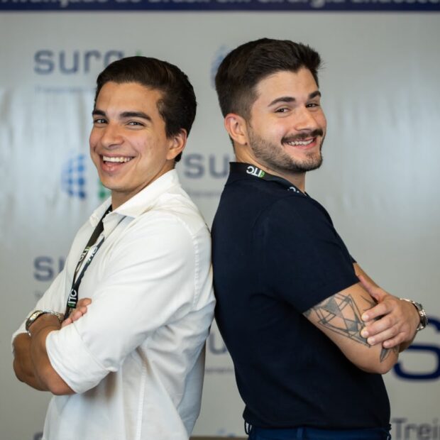 Como parte da programação científica do XXXVI Congresso Brasileiro de Neurocirurgia (CBN26), no Rio de Janeiro, a Surg+ promove, no dia 11 de agosto, uma imersão prática voltada ao aperfeiçoamento de procedimentos minimamente invasivos da coluna. Coordenada pelo neurocirurgião Haroldo Chagas e impulsionada pelos fundadores da Surg+, Henrique Magno e Bernardo Soares, a iniciativa reúne médicos de todo o país para um treinamento hands-on focado em atualizar a prática médica e consolidar a autoridade técnica da neurocirurgia nacional.