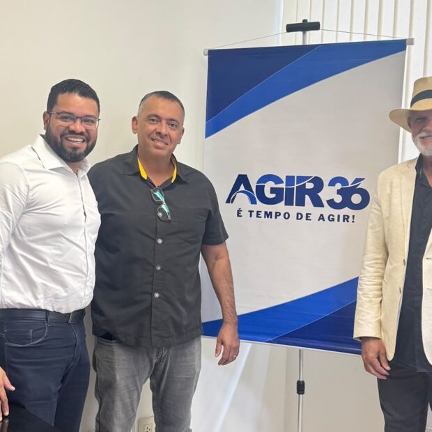 Elisson Ferreira junto ao subtenente Sérgio Prado. Foto: divulgação