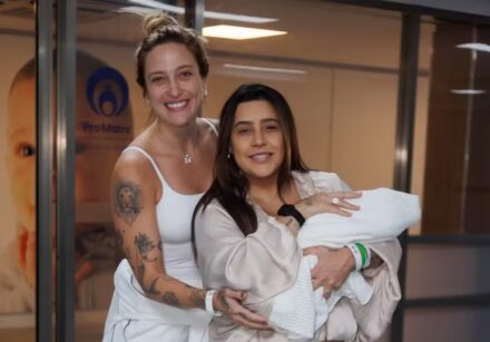 Lauana Prado deixou a maternidade com o filho Dom nos braços nesta quarta-feira (5)