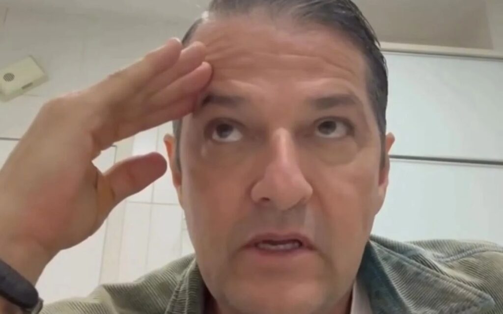 O ator disse que sentiu que “não era sua mão” desviando o carro na Rodovia Presidente Dutra
