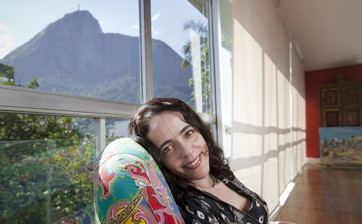A atriz passou por seis cirurgias em três anos e decidiu dividir sua experiência para ajudar outras mulheres
