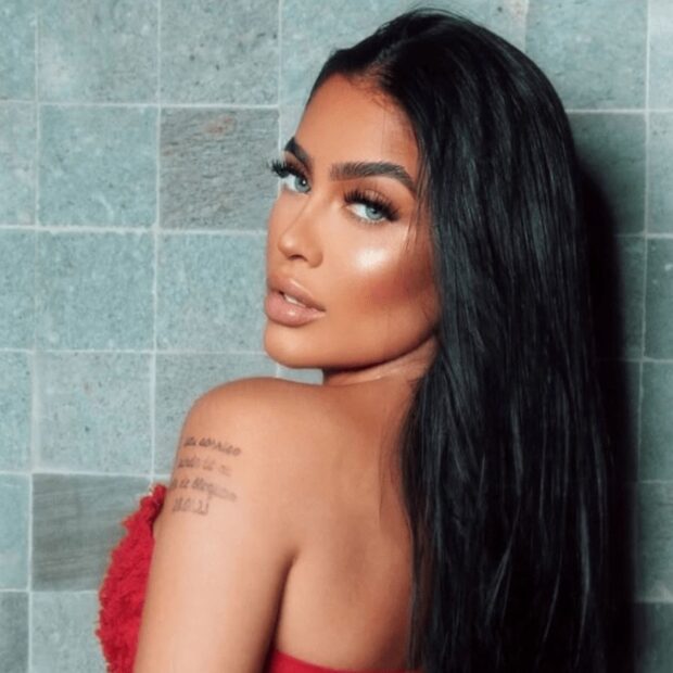 MC Mirella retomou a liderança entre os perfis mais acessados da Privacy no mês de julho. Créditos: Reprodução/Instagram