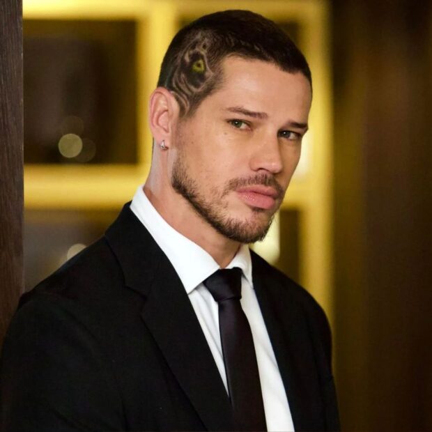 Iuri (José Loreto) surpreende ao revelar aliança secreta com Adriana (Letícia Colin) contra Pilar. Créditos: Reprodução/TV Globo