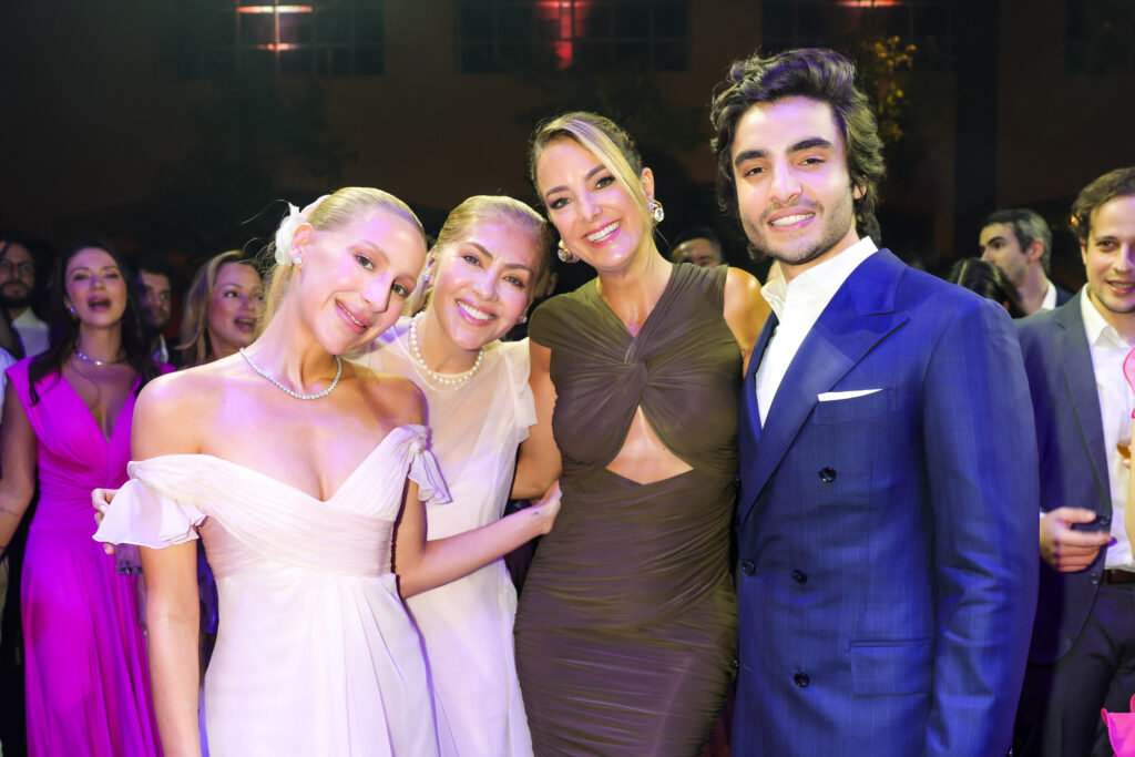 Sofia Bresser, Jeniffer Bresser, Tici Pinheiro e Theo Braga - Créditos: Rafael Cusato @rafacusato