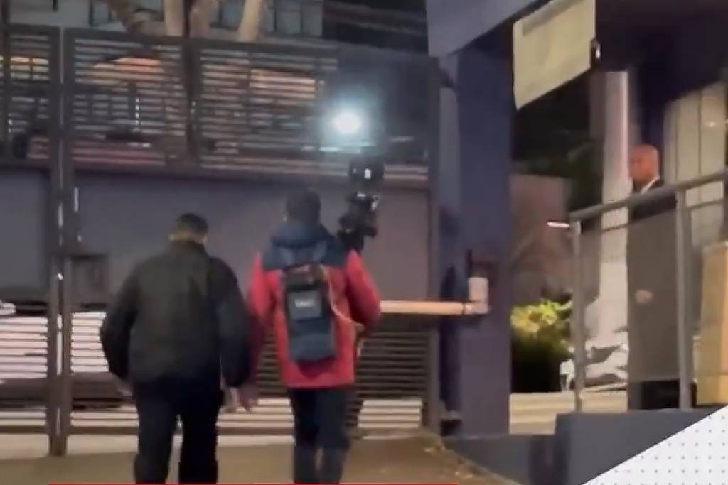 Globo informou que rescindiu o contrato do profissional envolvido no episódio