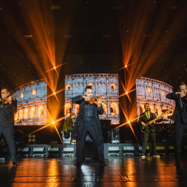 O Corde Vita, um dos maiores espetáculos de violinos do mundo, chega à capital paulista para uma apresentação única no dia 14 de agosto, no palco do Tokio Marine Hall, na zona sul da cidade. Com realização da Wow Entretenimento e direção artística de Juliano K-lcinha, o projeto destaca a participação de três violinistas em uma performance que une os acordes da música erudita a sucessos consagrados do pop e do rock internacional. A experiência imersiva combina música, iluminação, projeções visuais e emoção, proporcionando ao público uma jornada intensa, envolvente e memorável.