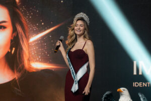 Amanda Girotto disputa a final do Miss Universe São Paulo 2026 após conquistar o título de Miss Universe Santana de Parnaíba.