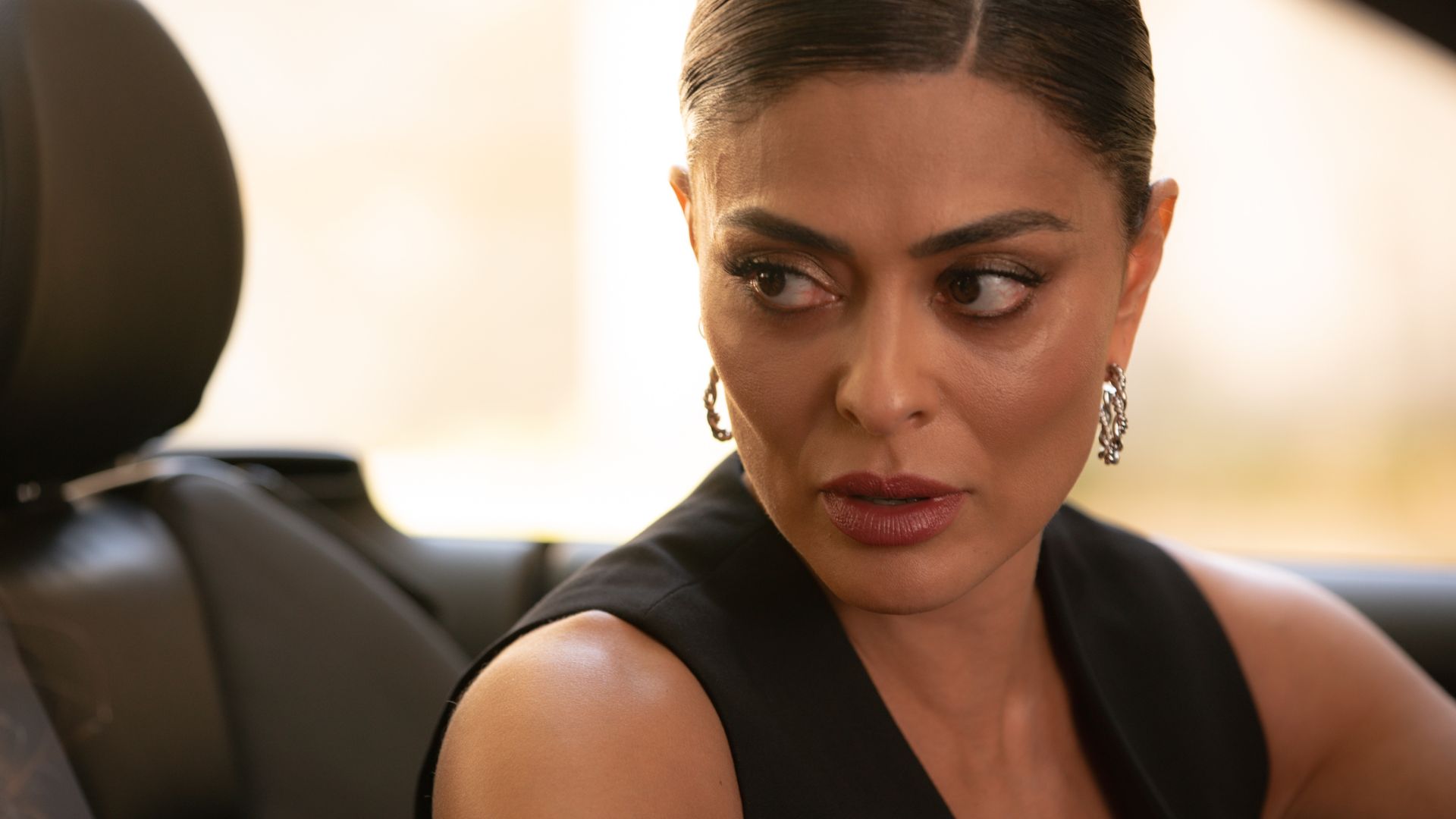 Juliana Paes e o marido, Carlos Eduardo Baptista, acionaram a Justiça após viagem ao Japão que teria durado 43h35.