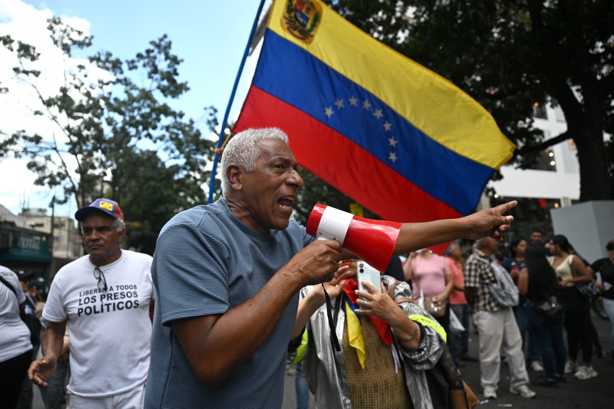 venezuela politics dialogue protest