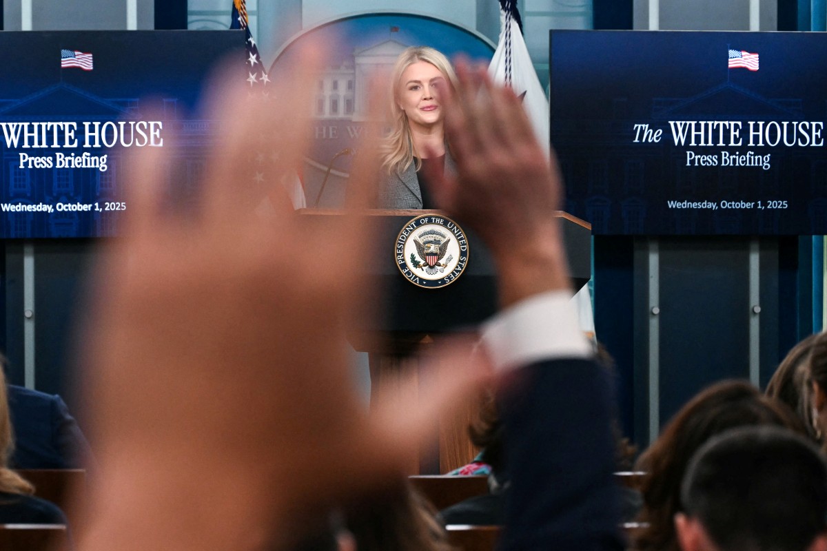 files us politics briefing leavitt