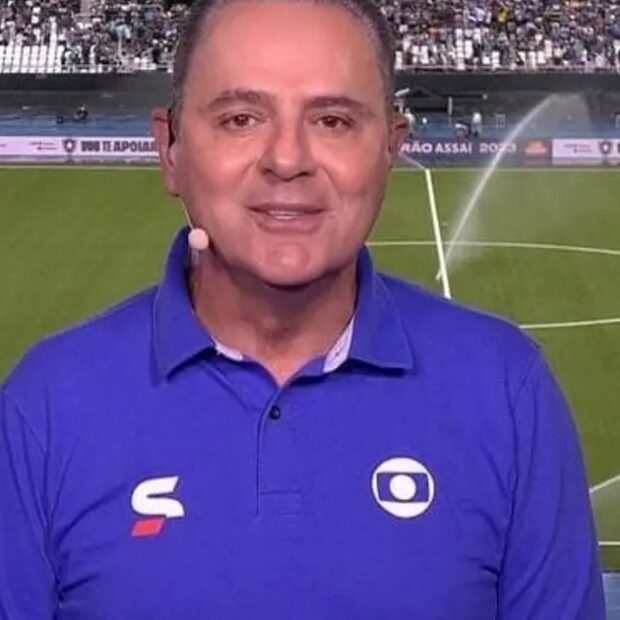 Luis Roberto se emocionou ao receber homenagem antes de Cruzeiro x Flamengo