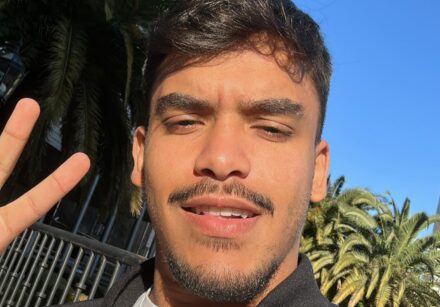 Lahan começou a trabalhar com internet aos 16 anos, ainda no quarto da casa dos pais, no Rio de Janeiro.
