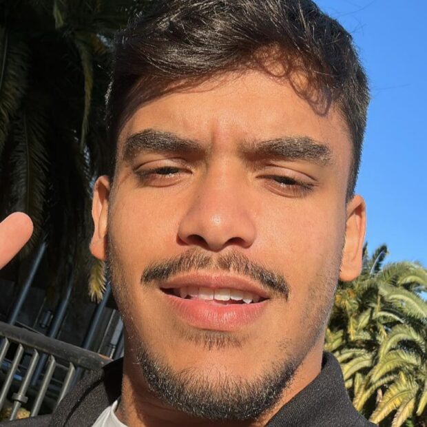 Lahan começou a trabalhar com internet aos 16 anos, ainda no quarto da casa dos pais, no Rio de Janeiro.