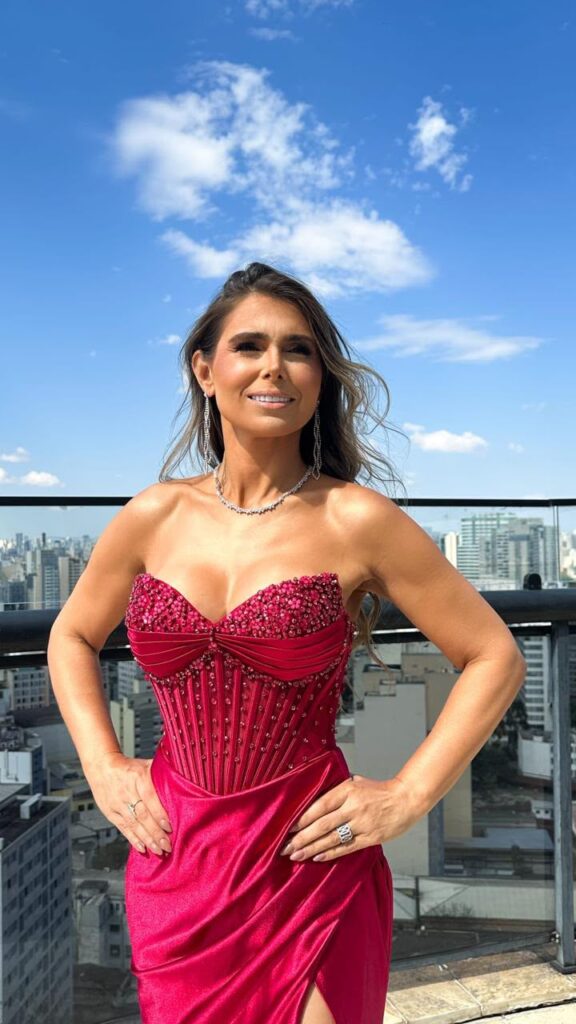 Advogada e modelo, Cristiani concilia carreira, maternidade e o sonho de voltar aos concursos (Divulgação/Pessoal).