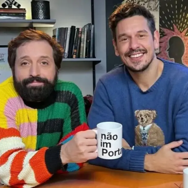 Porta dos Fundos e Reserva transformaram uma parceria comercial em uma coleção de roupas inspirada no humor do grupo.