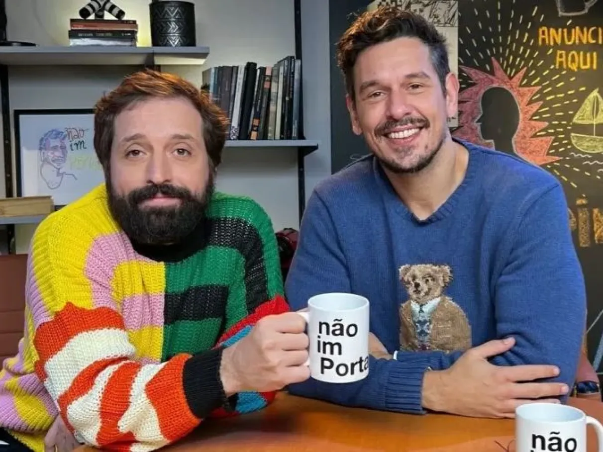 Porta dos Fundos e Reserva transformaram uma parceria comercial em uma coleção de roupas inspirada no humor do grupo.