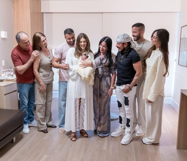 Bell Marques, Rafa e Pipo transformaram sucessos da família em versões instrumentais para celebrar a chegada de Maria Luísa.