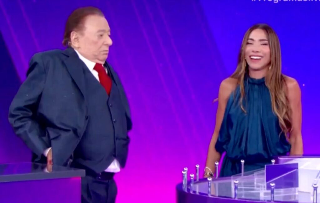 Raul Gil repetiu sem querer uma cena histórica de Silvio Santos e fez Patricia Abravanel cair na risada durante o programa.