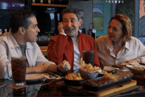 Outback aposta em memória afetiva e reúne Luciano Amaral, Cássio Scapin e Rosi Campos em campanha focada nos reencontros.