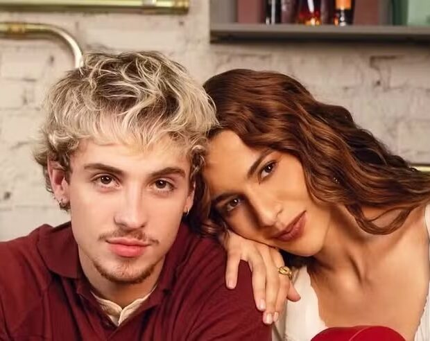 Juliano Floss anunciou o fim do namoro com Marina Sena nos Stories